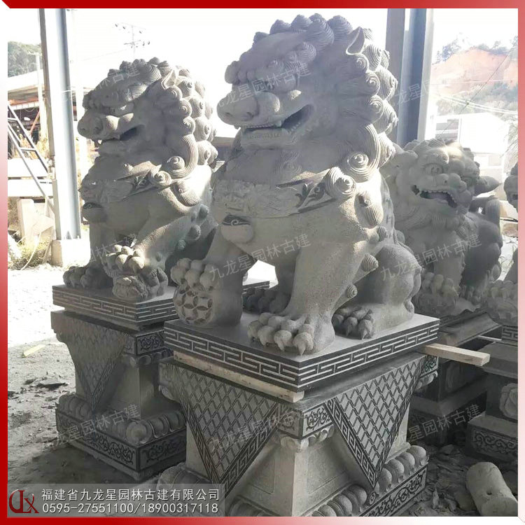 廟門(mén)口青石石獅子圖片