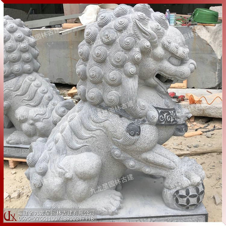 祠堂門(mén)口石獅子圖片